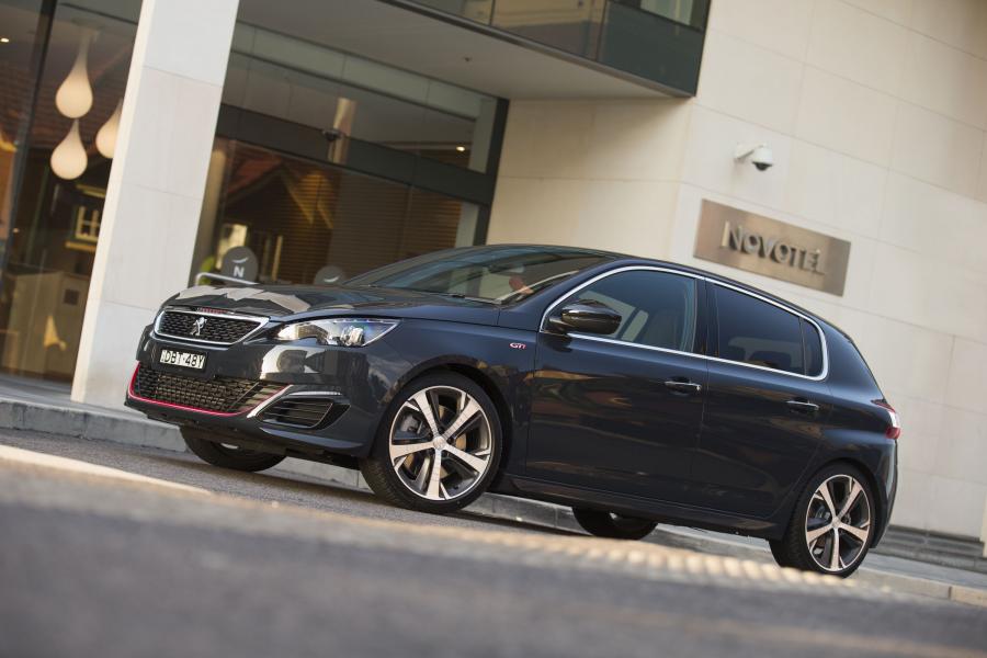  Peugeot 308 GTi 2016 года  (AU) (фото 2 из 30)